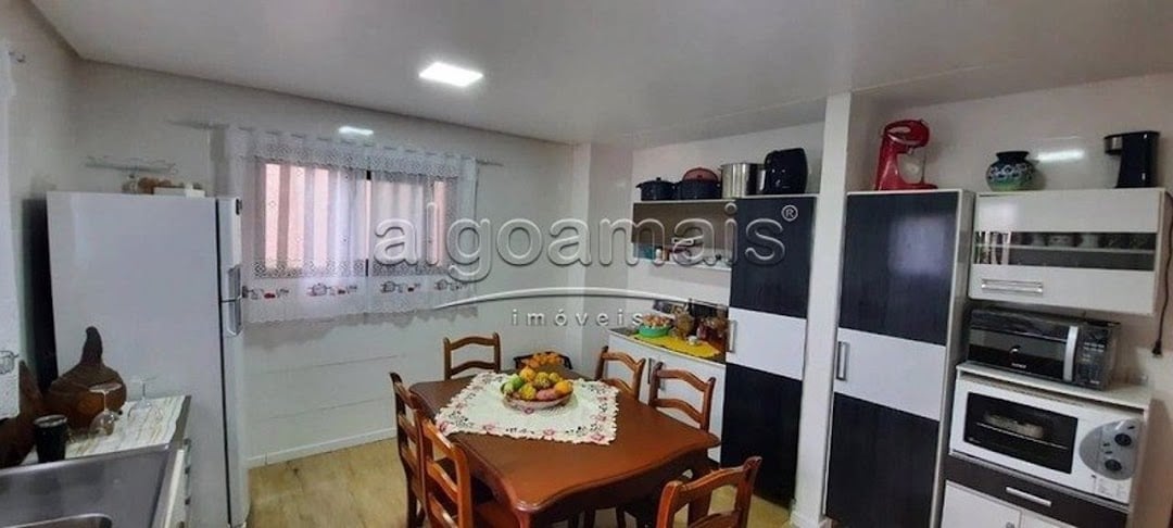 Casa à venda com 6 quartos, 300m² - Foto 10