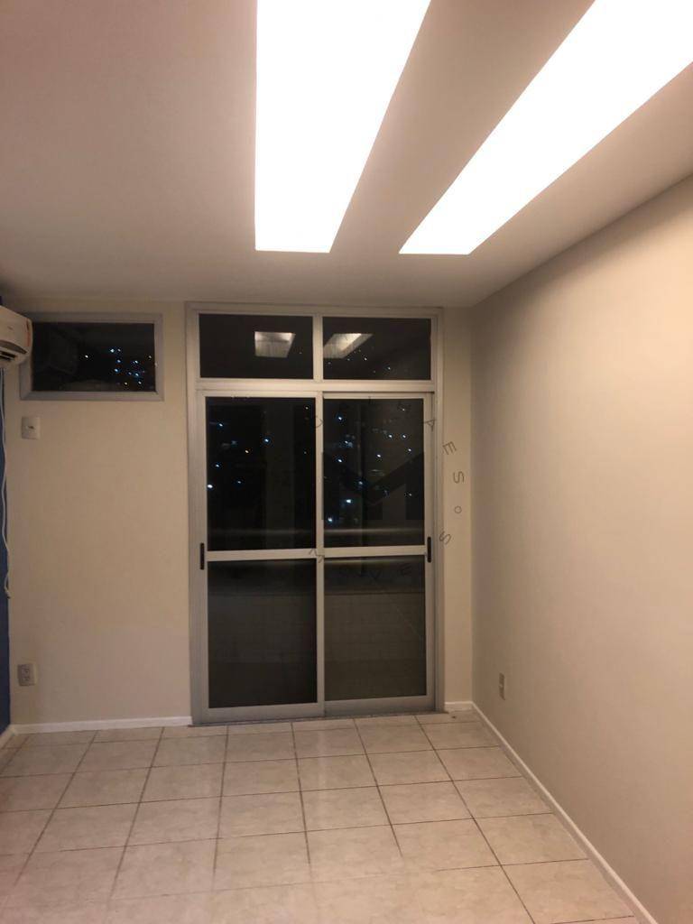 Apartamento à venda com 2 quartos, 120m² - Foto 10