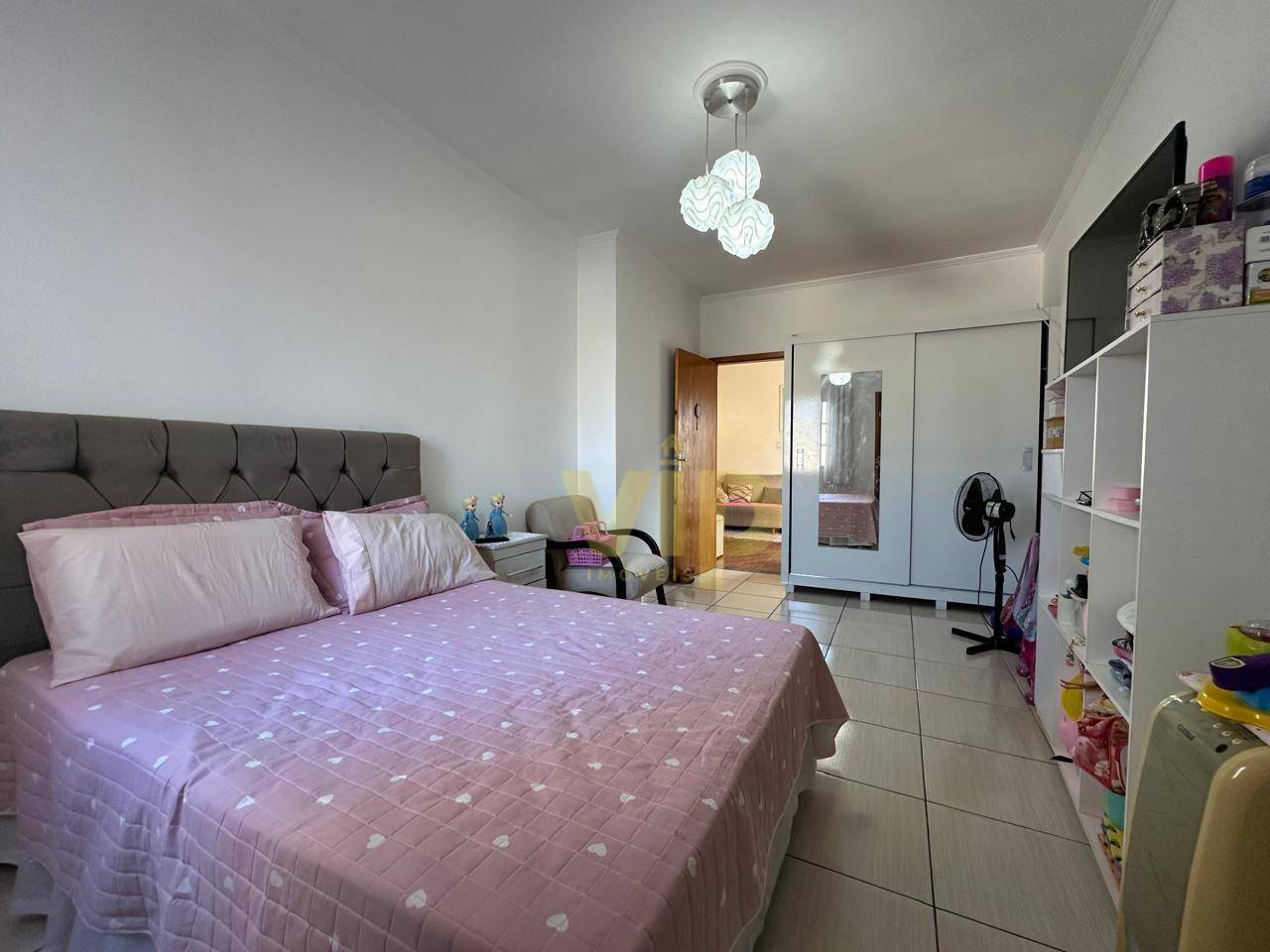 Casa à venda com 2 quartos, 180m² - Foto 4