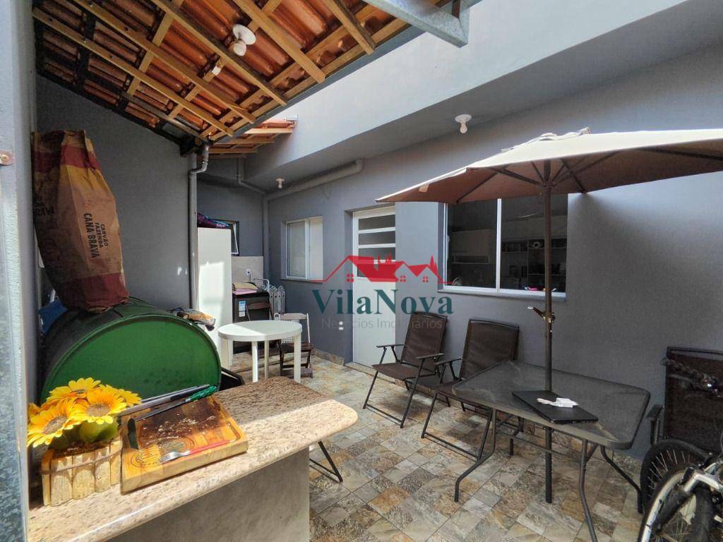 Casa à venda com 4 quartos, 104m² - Foto 14