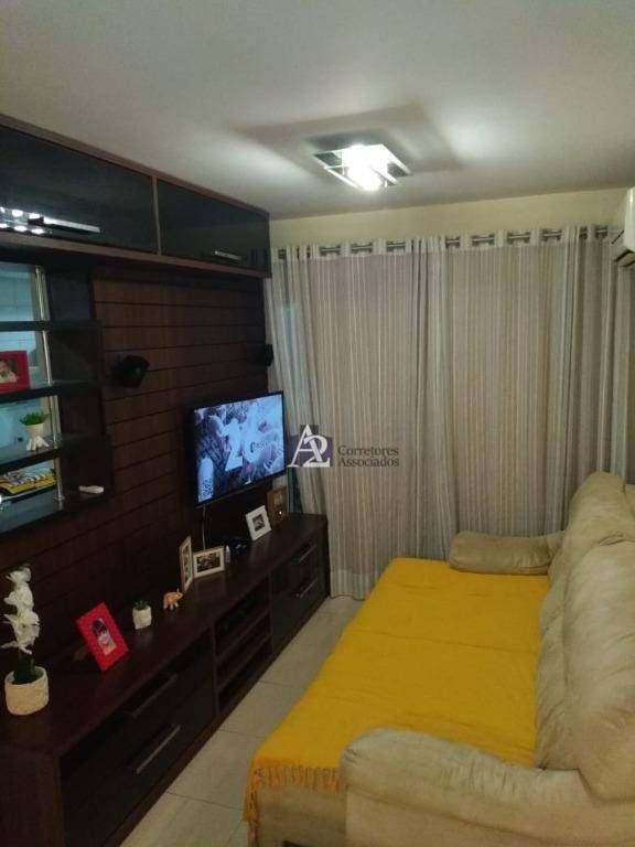 Apartamento à venda com 2 quartos, 70m² - Foto 3