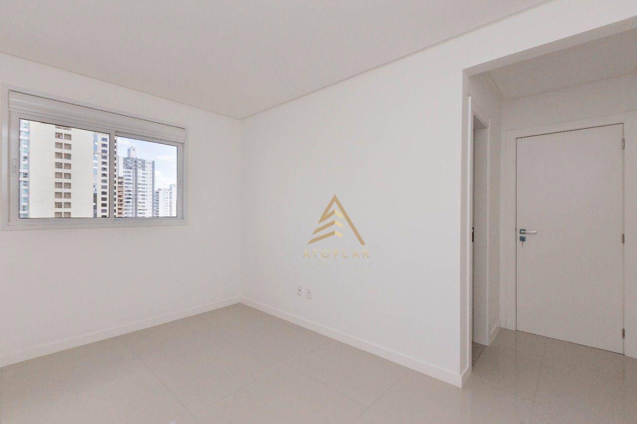 Apartamento à venda com 4 quartos, 150m² - Foto 16