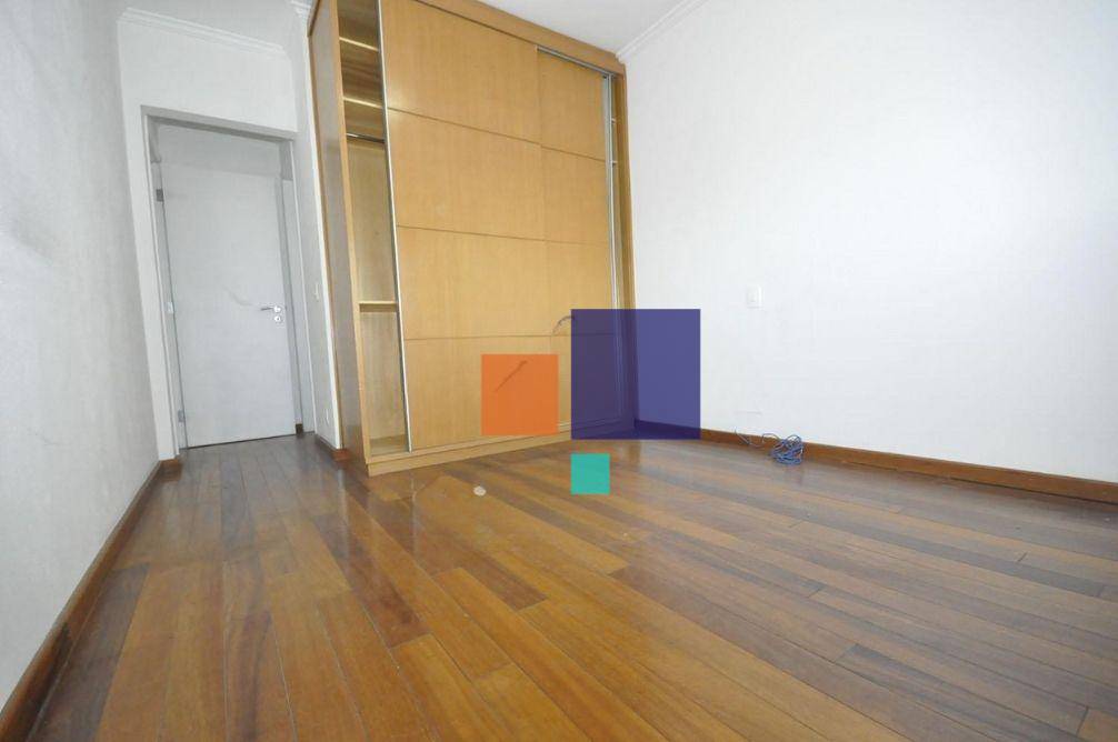 Apartamento para alugar com 4 quartos, 160m² - Foto 13