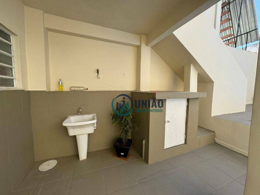 Casa à venda com 2 quartos, 180m² - Foto 15