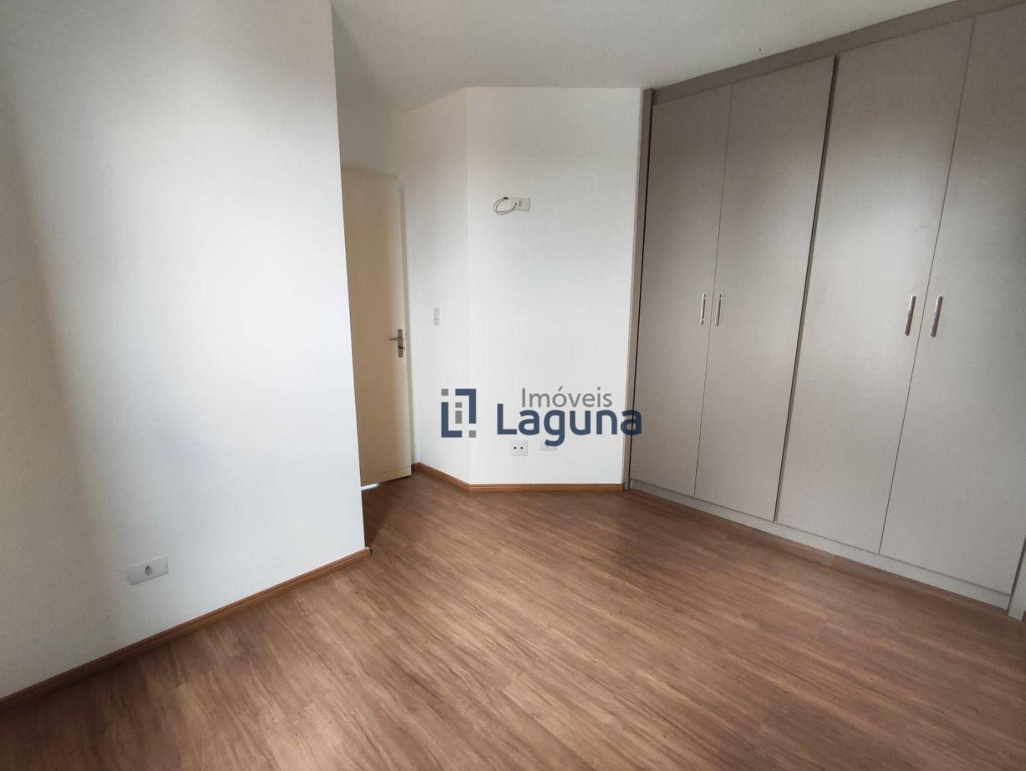 Apartamento para alugar com 3 quartos, 101m² - Foto 27