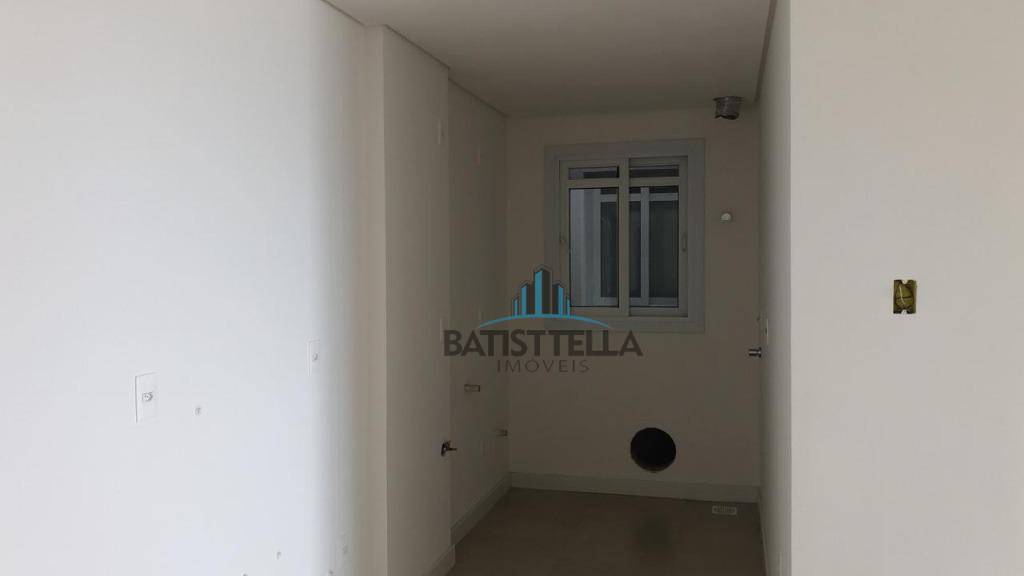 Apartamento à venda com 3 quartos, 169m² - Foto 9