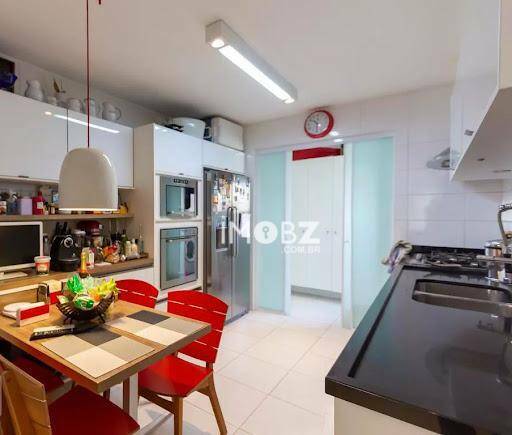 Apartamento à venda com 3 quartos, 146m² - Foto 16