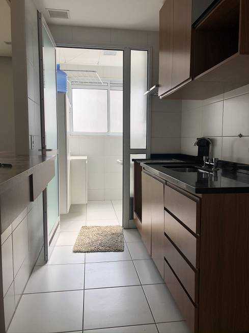 Apartamento à venda com 2 quartos, 69m² - Foto 2