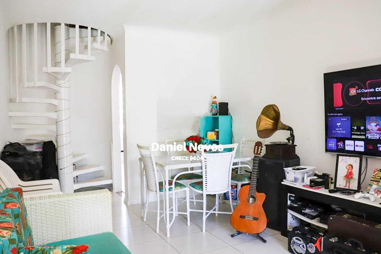 Casa à venda com 2 quartos, 70m² - Foto 11