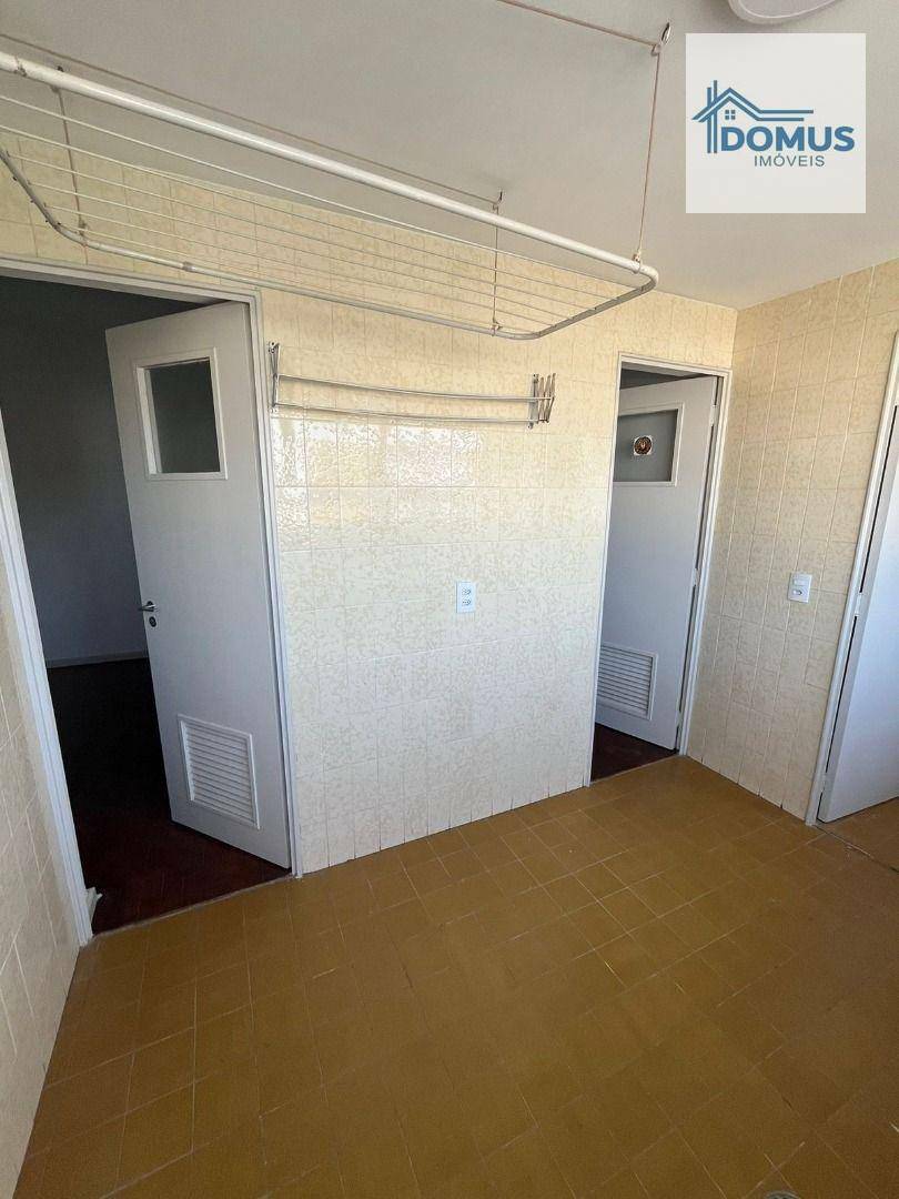 Apartamento para alugar com 4 quartos, 230m² - Foto 23