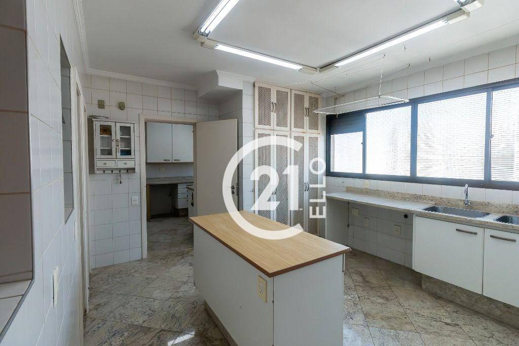 Apartamento para alugar com 3 quartos, 240m² - Foto 40