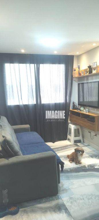 Apartamento à venda com 2 quartos, 42m² - Foto 3