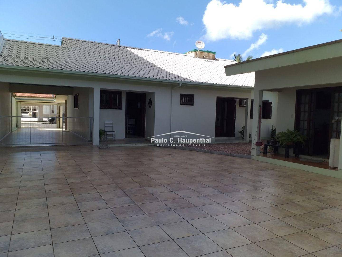 Casa à venda com 3 quartos, 220m² - Foto 2