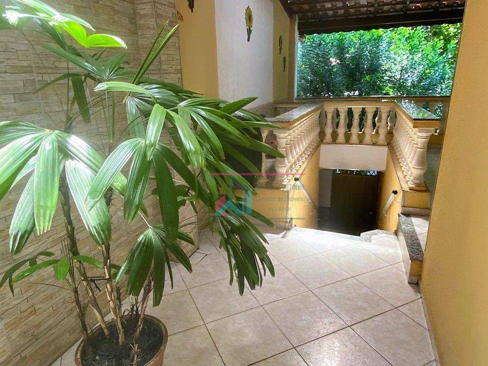 Casa à venda com 4 quartos, 201m² - Foto 8