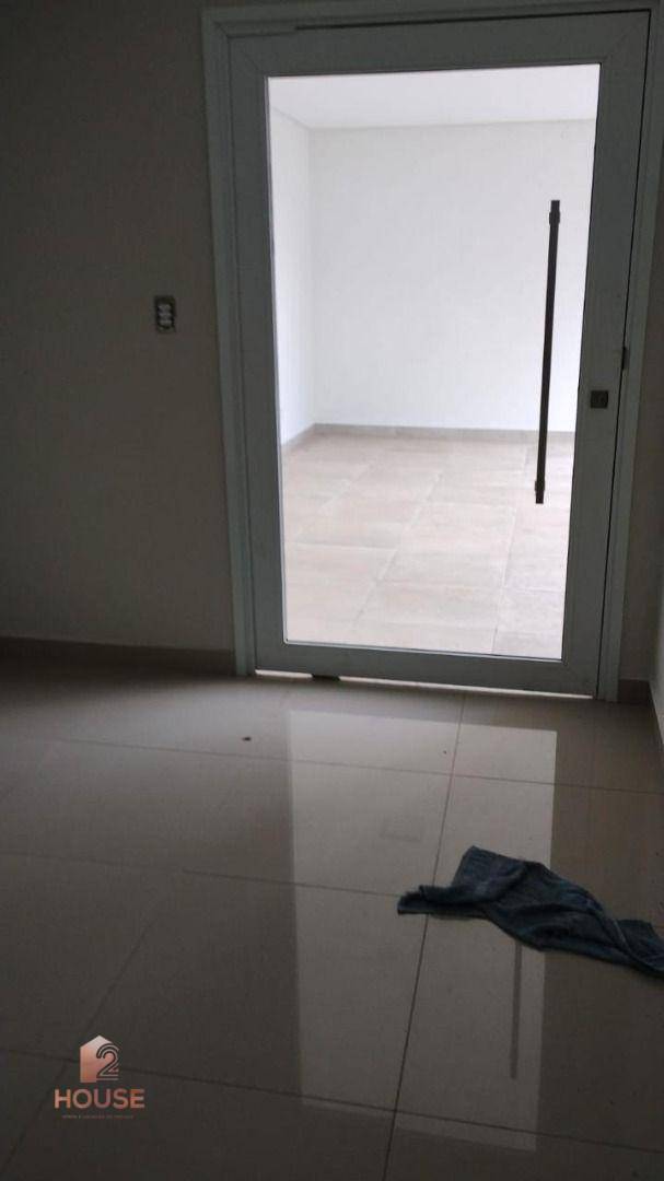 Casa de Condomínio à venda com 3 quartos, 250m² - Foto 2