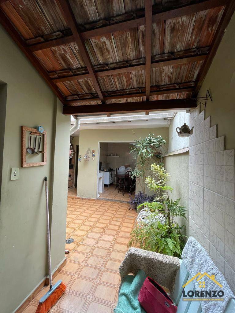 Sobrado à venda com 3 quartos, 200m² - Foto 25