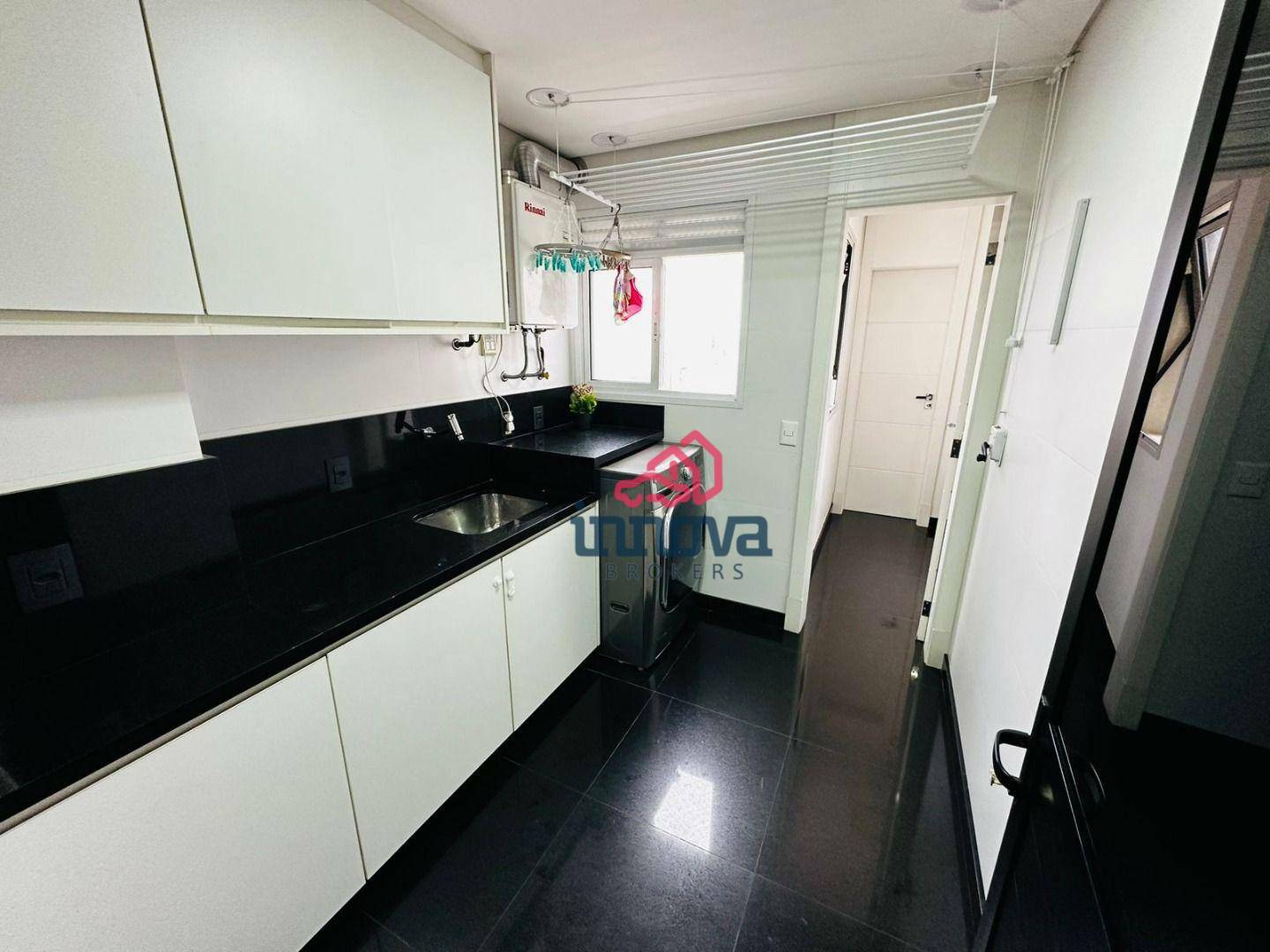 Apartamento à venda com 3 quartos, 234m² - Foto 11