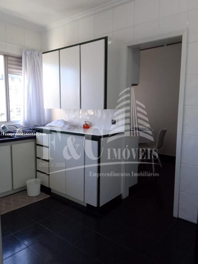 Apartamento à venda com 4 quartos, 220m² - Foto 14