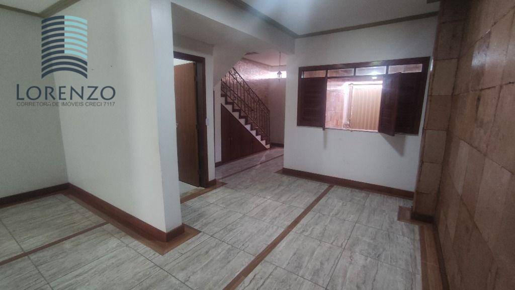 Casa à venda com 4 quartos, 300m² - Foto 3