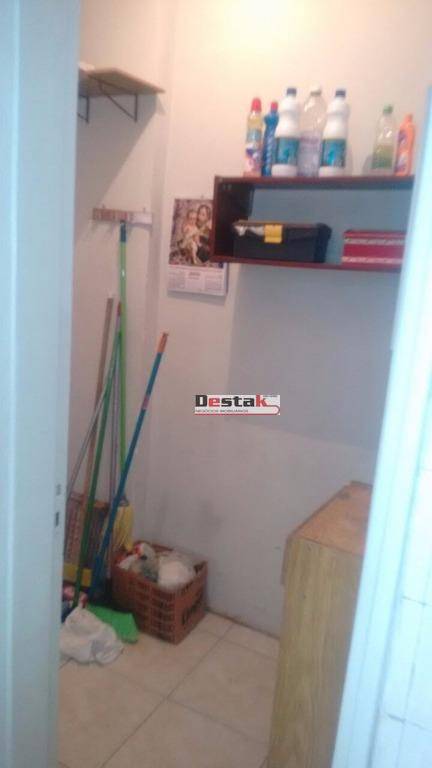 Apartamento à venda com 2 quartos, 70m² - Foto 2