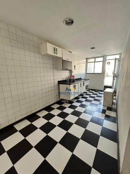 Casa à venda com 4 quartos, 200m² - Foto 5