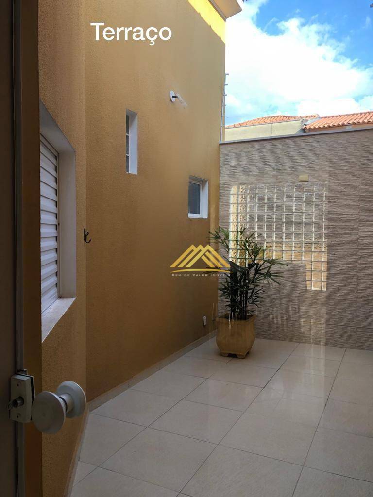 Sobrado à venda com 4 quartos, 352m² - Foto 1