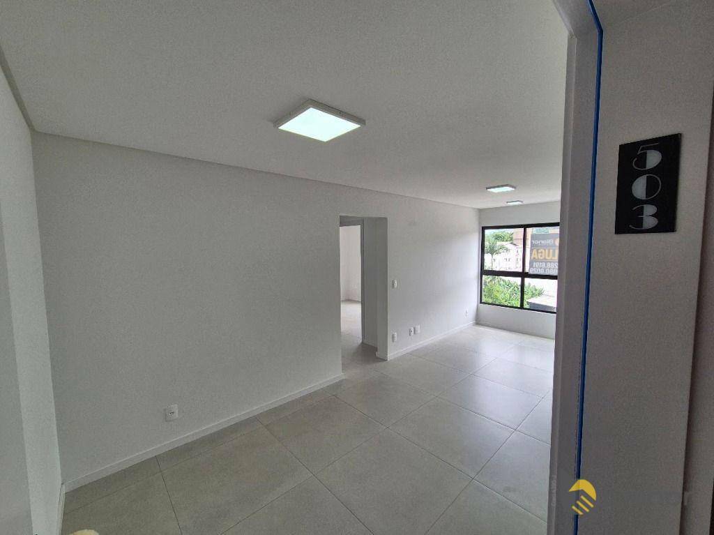 Apartamento para alugar com 2 quartos, 56m² - Foto 2