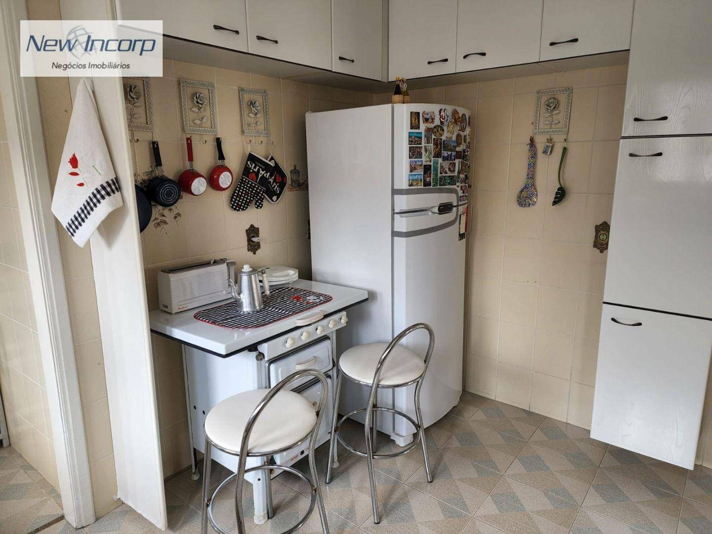 Apartamento à venda com 3 quartos, 198m² - Foto 5