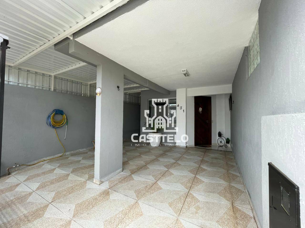 Casa à venda com 3 quartos, 112m² - Foto 1