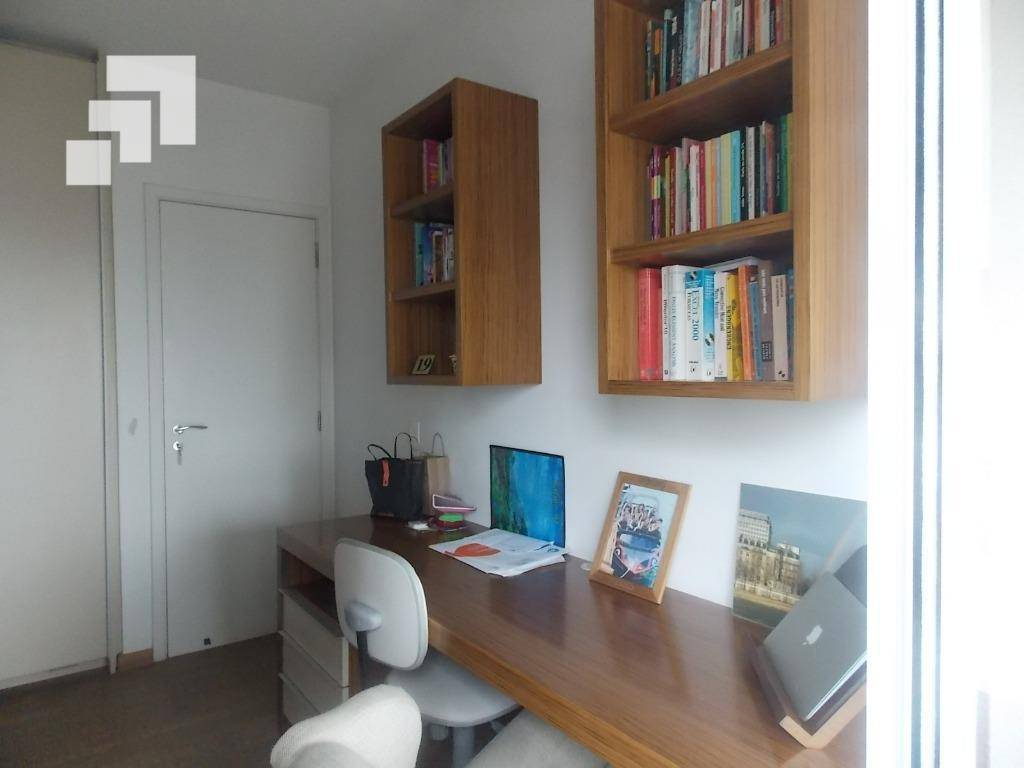 Apartamento à venda com 3 quartos, 187m² - Foto 3