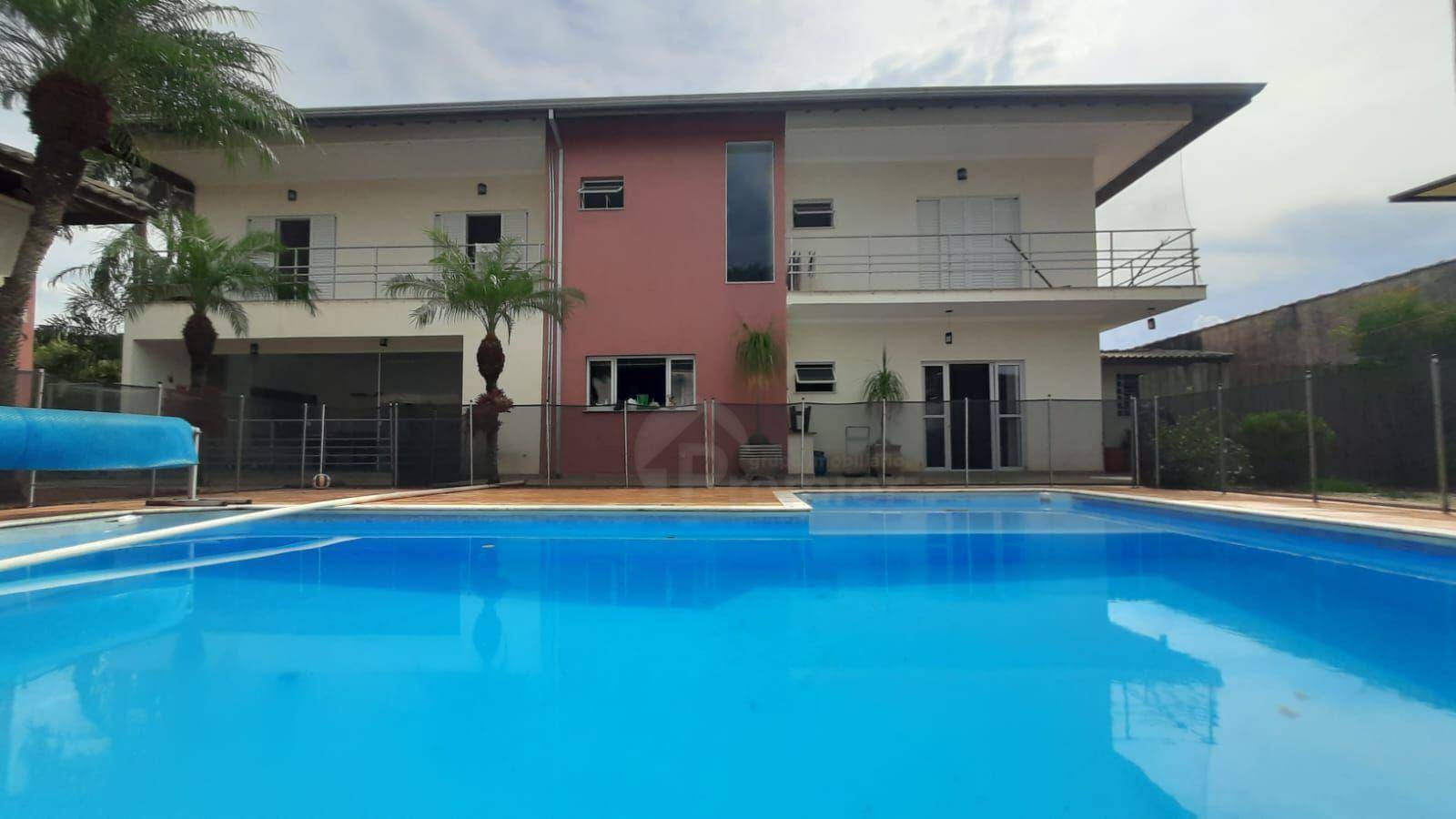 Chácara à venda com 3 quartos, 300m² - Foto 1