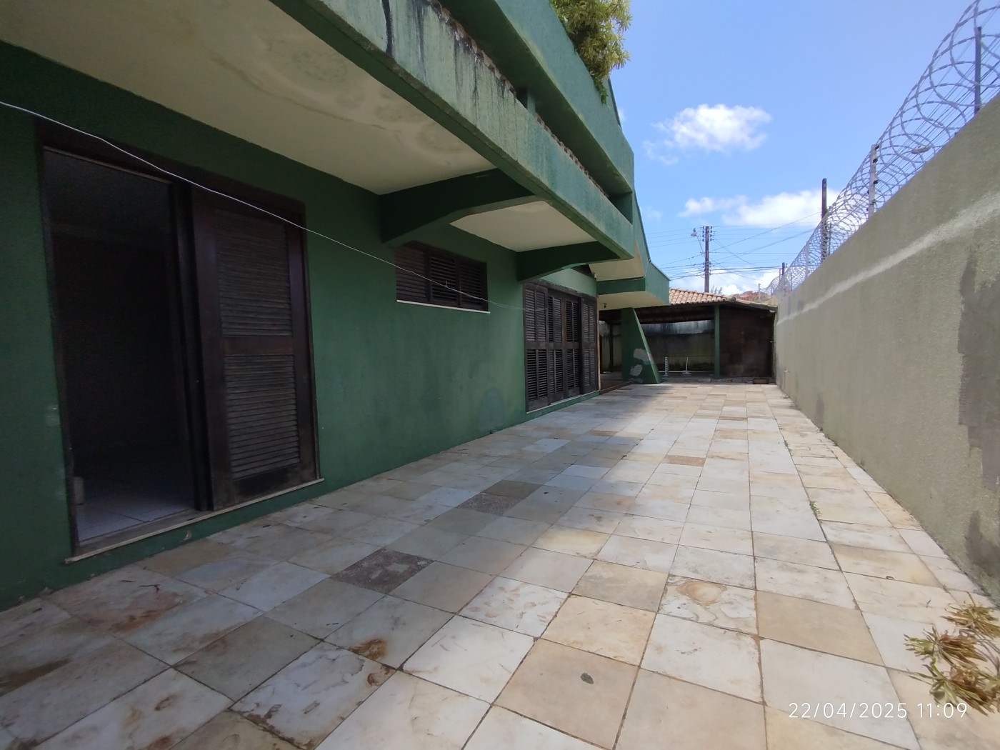 Casa para alugar com 5 quartos, 200m² - Foto 2