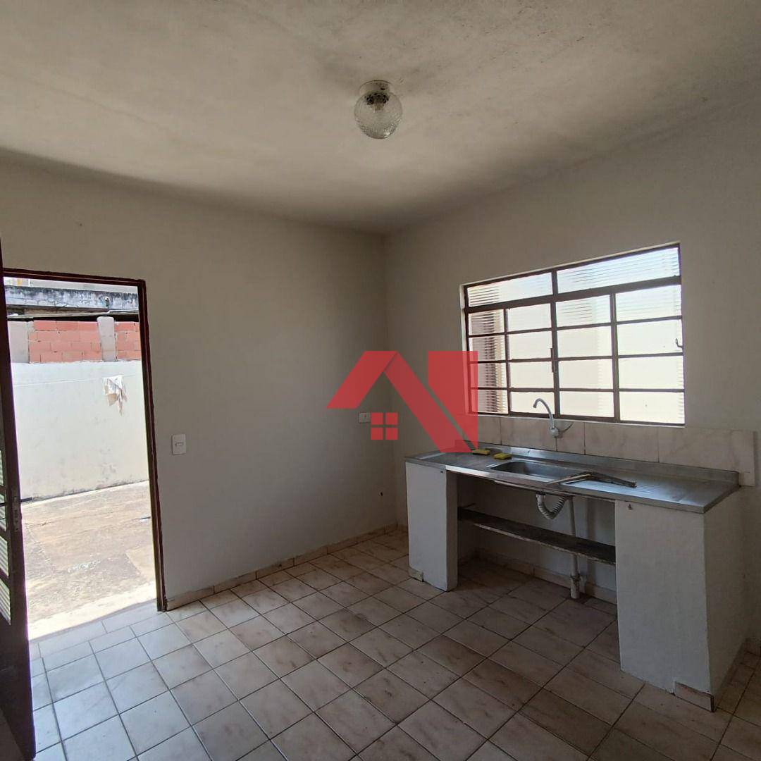 Casa para alugar com 3 quartos, 100m² - Foto 5