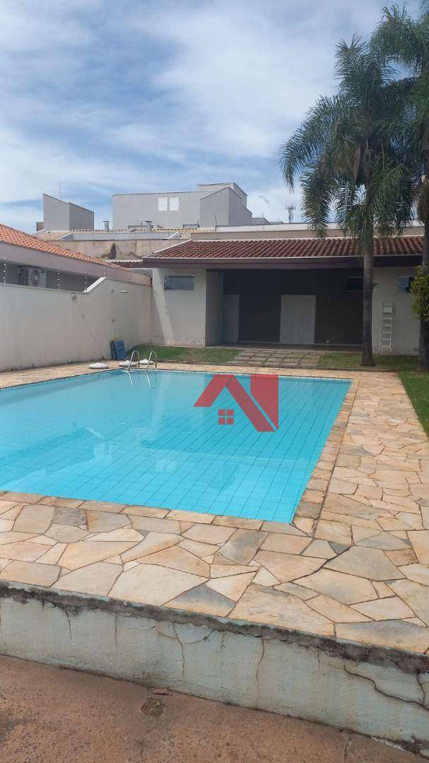Casa à venda com 2 quartos, 200m² - Foto 1