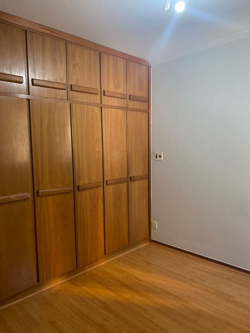 Apartamento para alugar com 3 quartos, 90m² - Foto 11