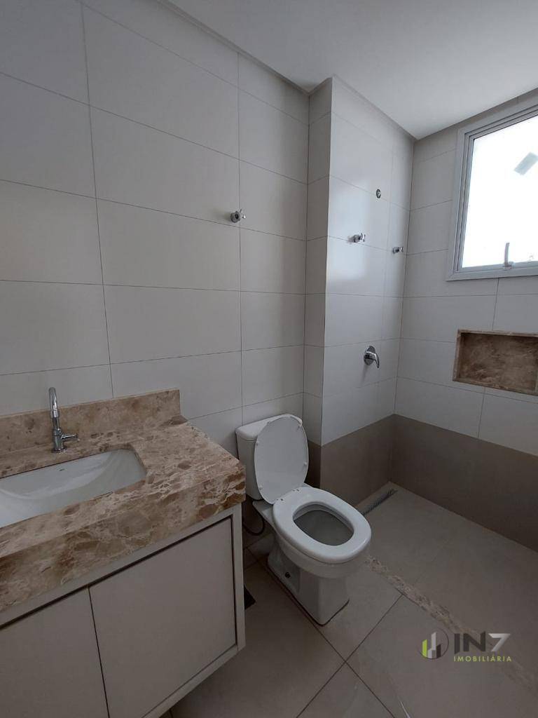 Apartamento à venda com 4 quartos, 180m² - Foto 3