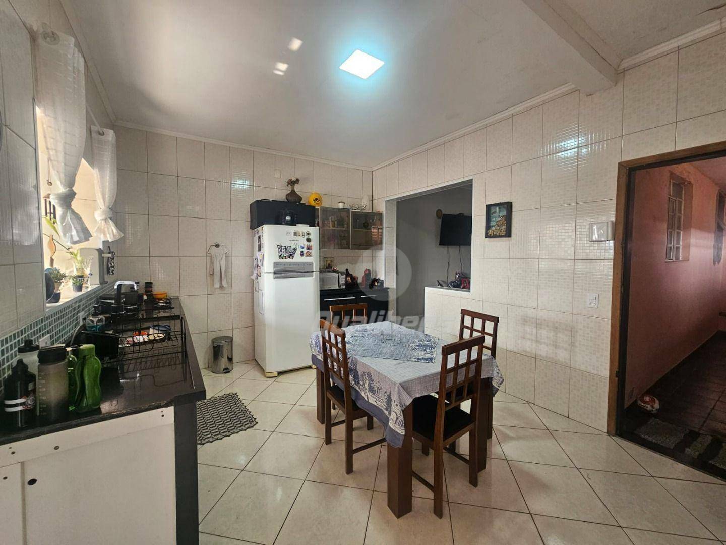 Sobrado à venda com 2 quartos, 225m² - Foto 2