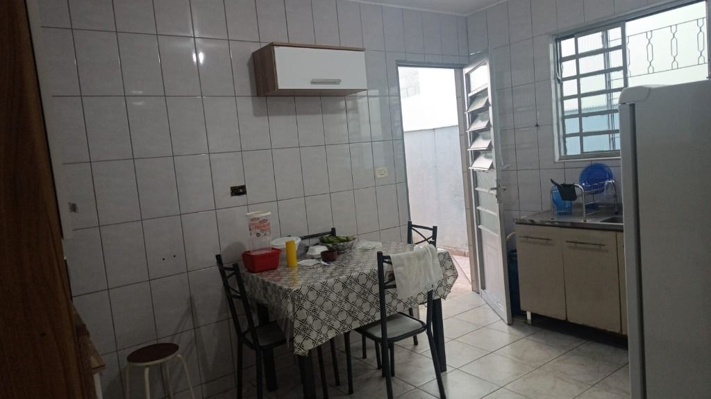 Casa à venda com 1 quarto, 80m² - Foto 4