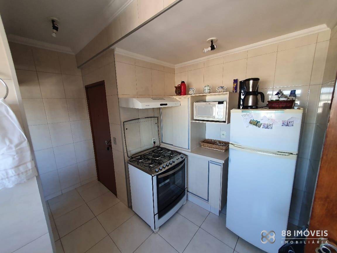 Apartamento à venda com 3 quartos, 137m² - Foto 8