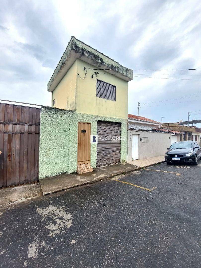 Casa à venda com 1 quarto, 50m² - Foto 2