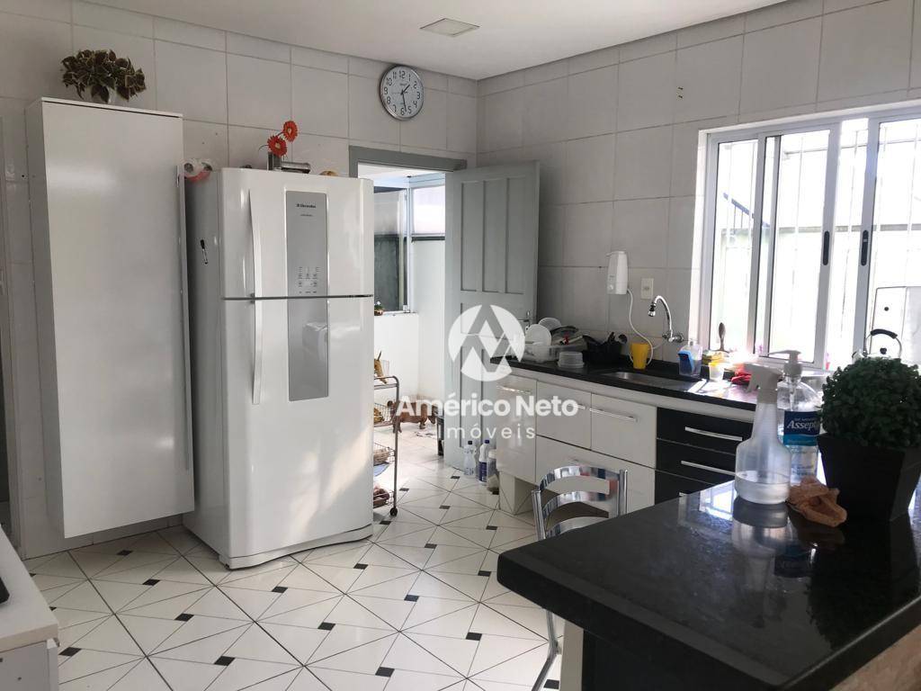 Casa à venda com 2 quartos, 150m² - Foto 4