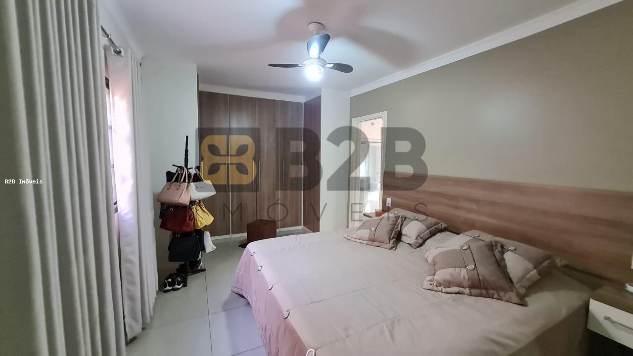 Casa à venda com 3 quartos, 210m² - Foto 19