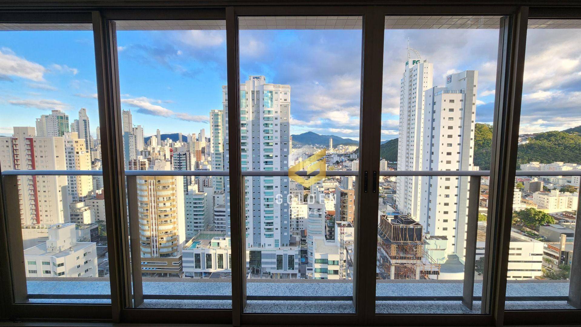 Apartamento à venda com 5 quartos, 238m² - Foto 14