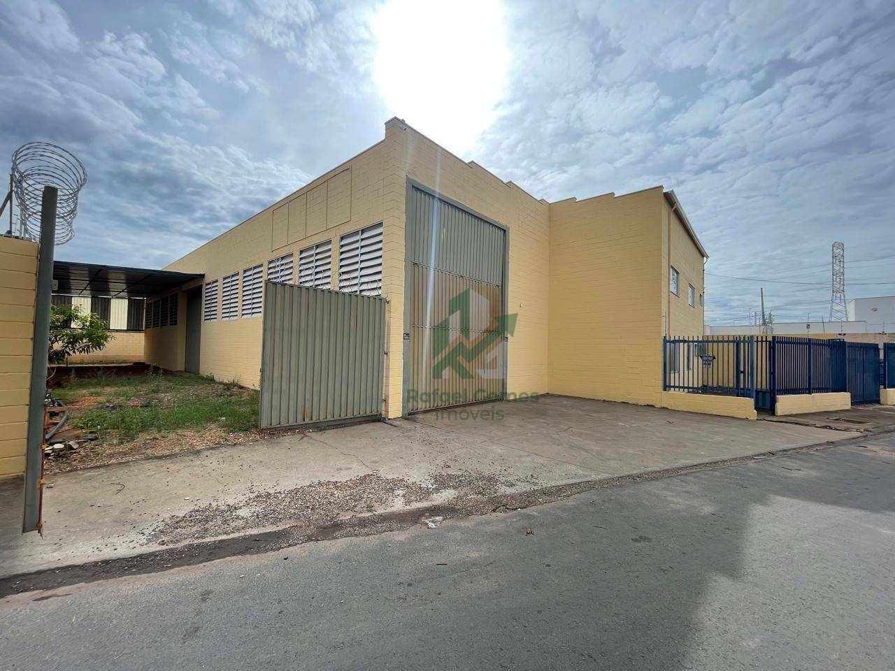 Depósito-Galpão, 768 m² - Foto 1