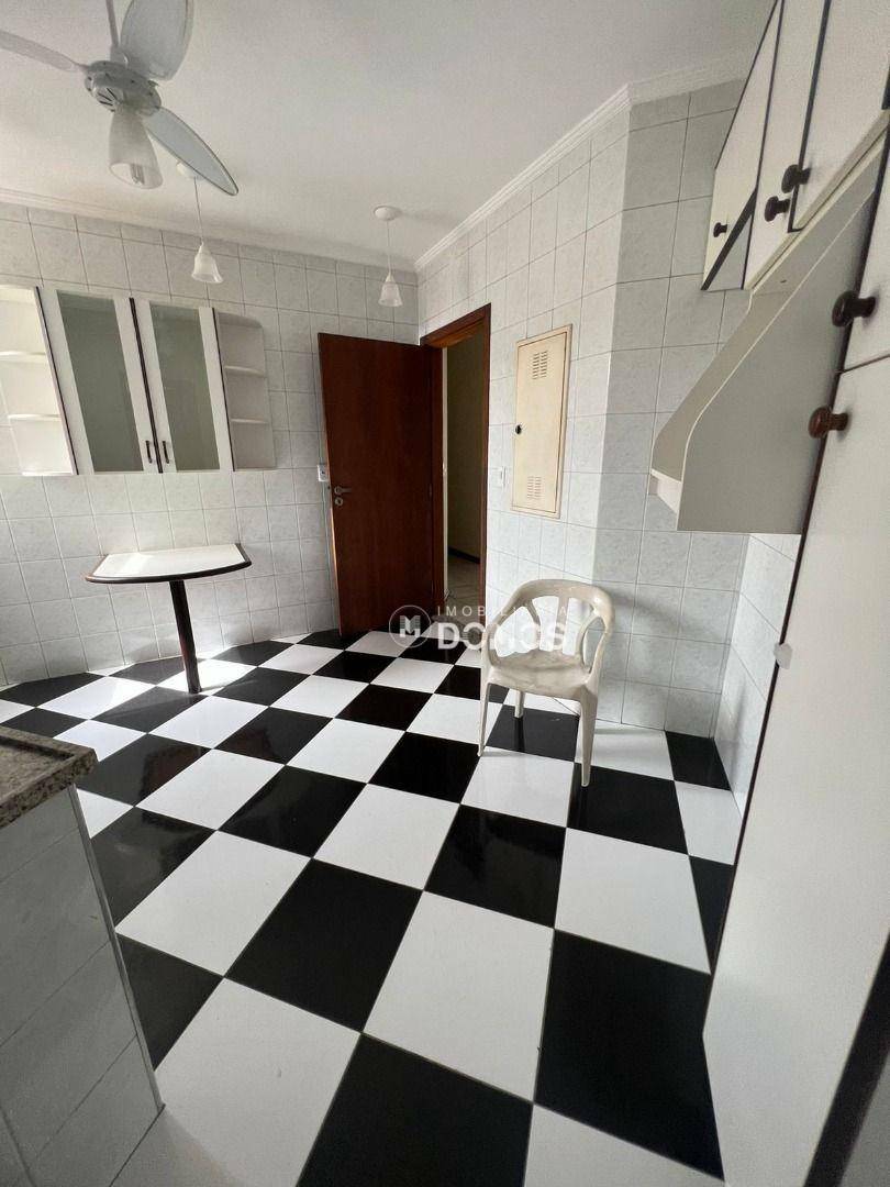 Apartamento à venda e aluguel com 3 quartos, 100m² - Foto 4