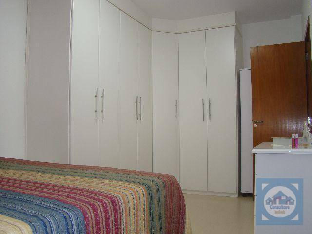 Apartamento à venda com 2 quartos, 76m² - Foto 11