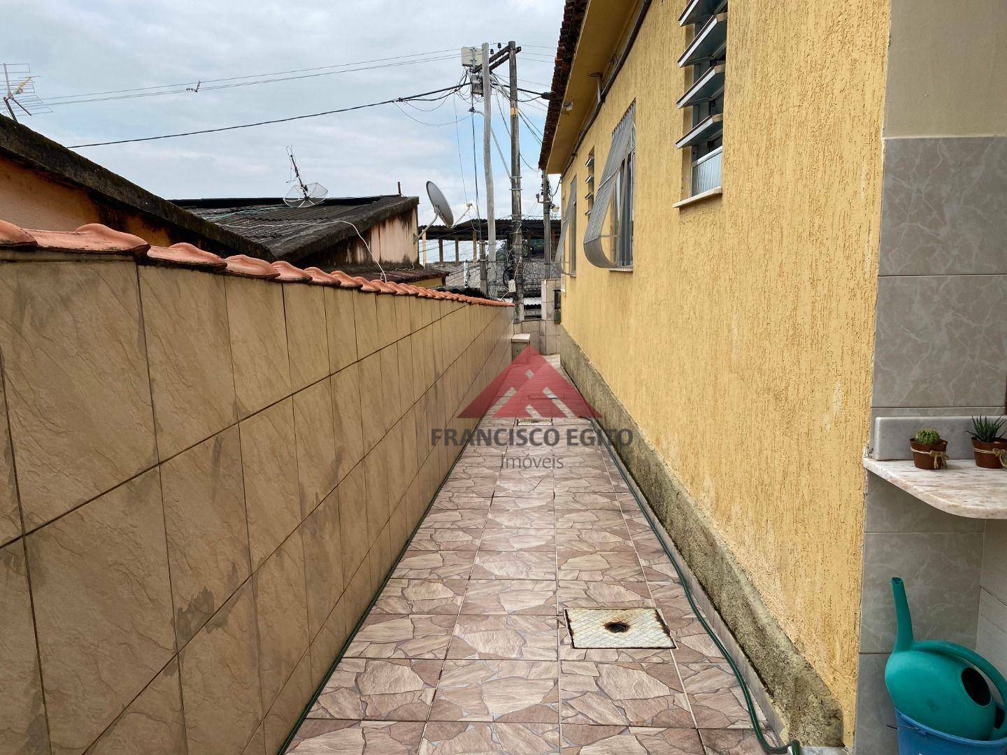 Casa à venda com 5 quartos, 160m² - Foto 4