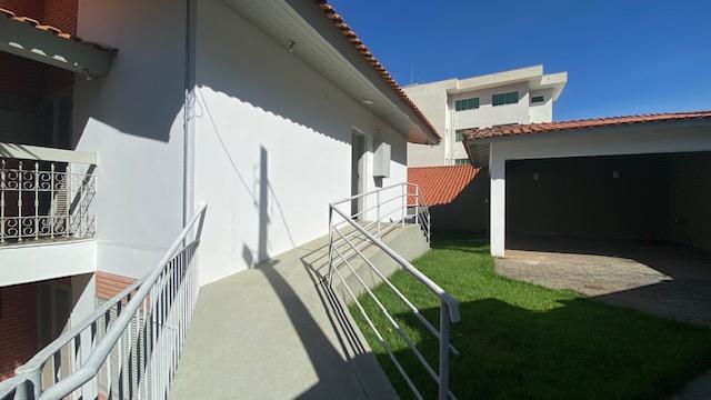 Casa para alugar com 3 quartos, 199m² - Foto 9