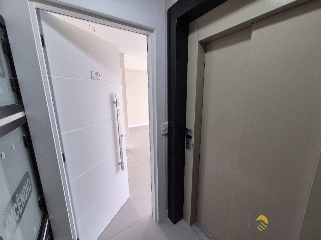 Apartamento, 3 quartos, 105 m² - Foto 2