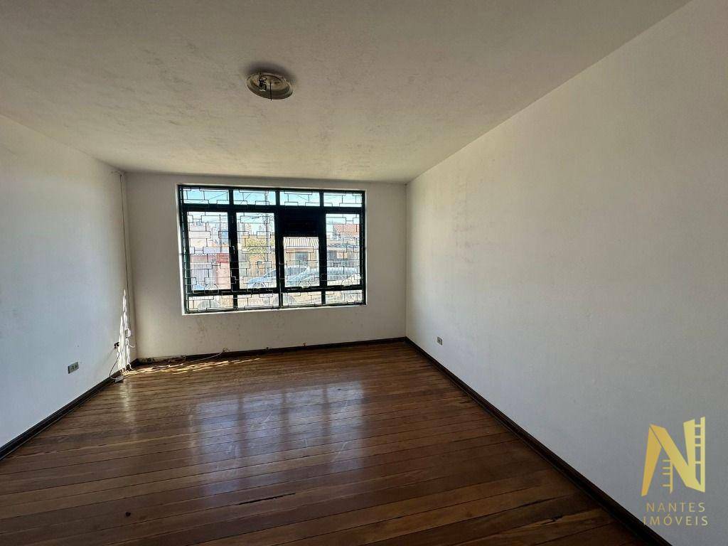 Casa à venda com 3 quartos, 260m² - Foto 1